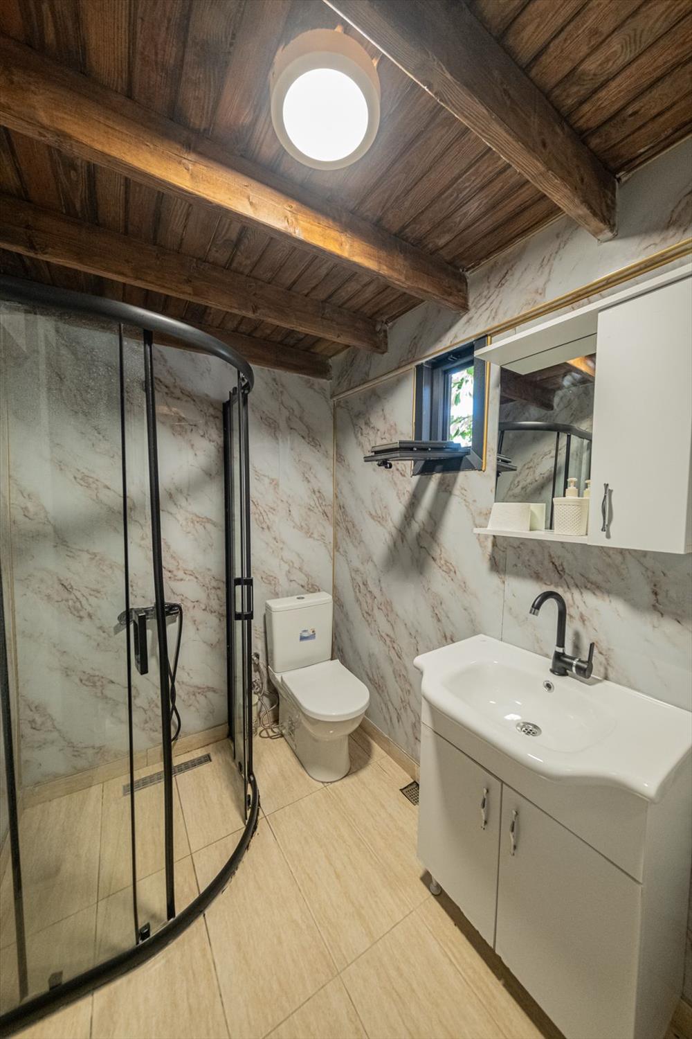 listing card gallery