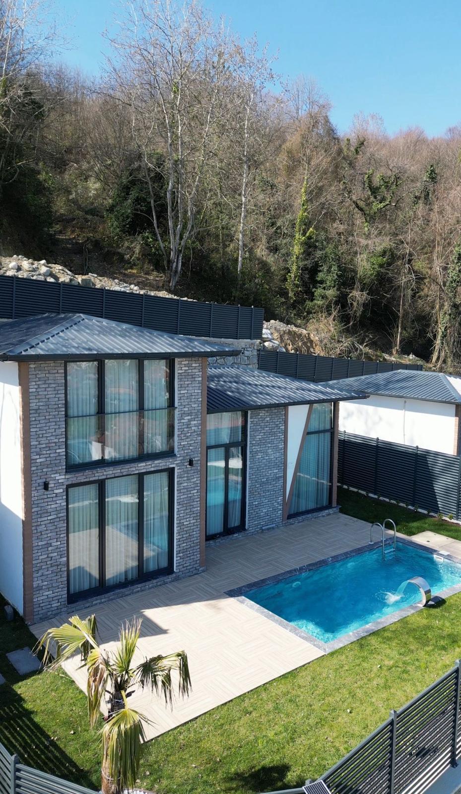 listing card gallery