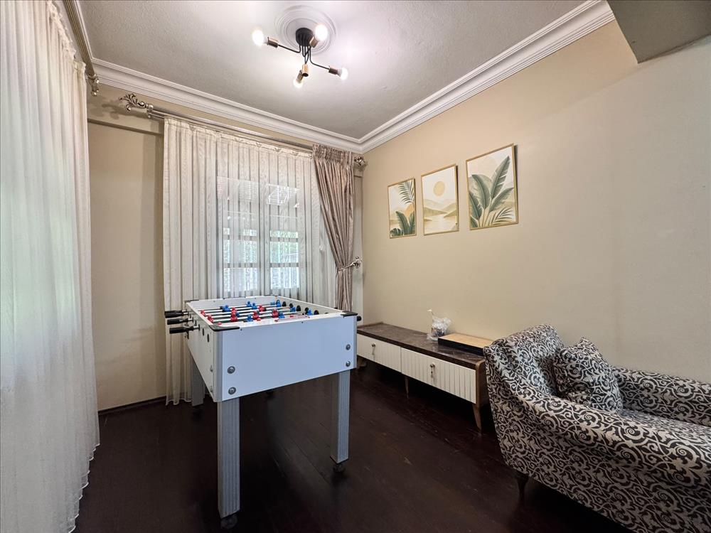 listing card gallery