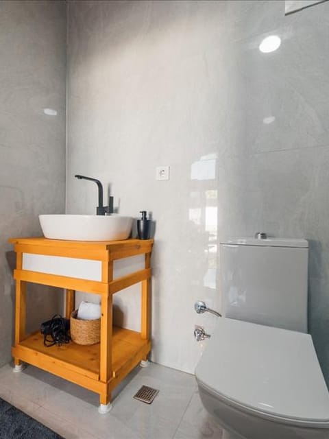 listing card gallery