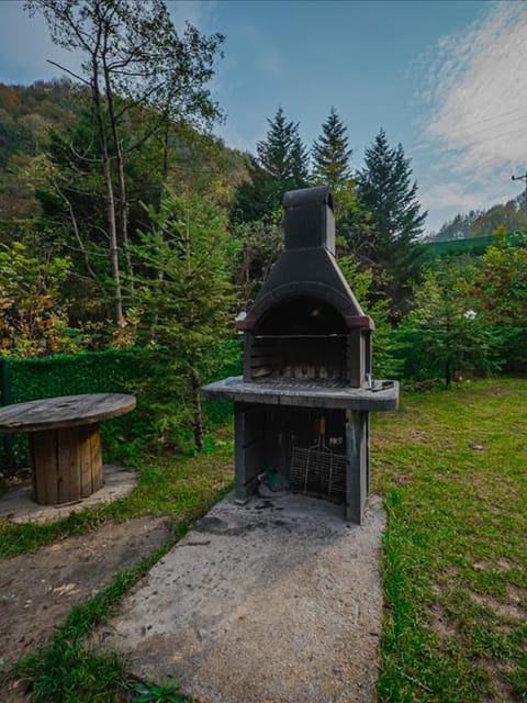 listing card gallery