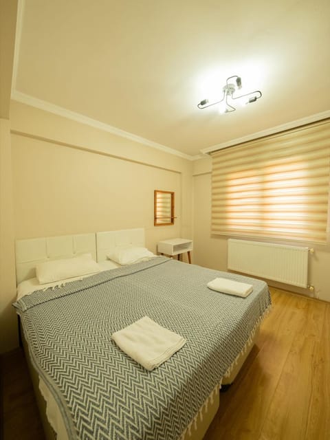 listing card gallery