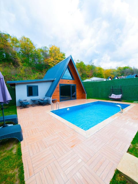 listing card gallery