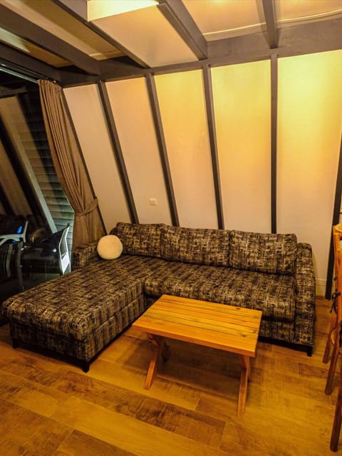 listing card gallery