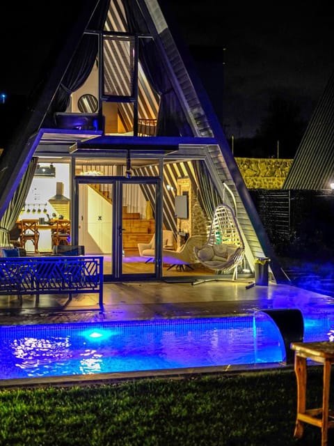 listing card gallery