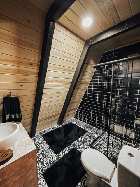 listing card gallery