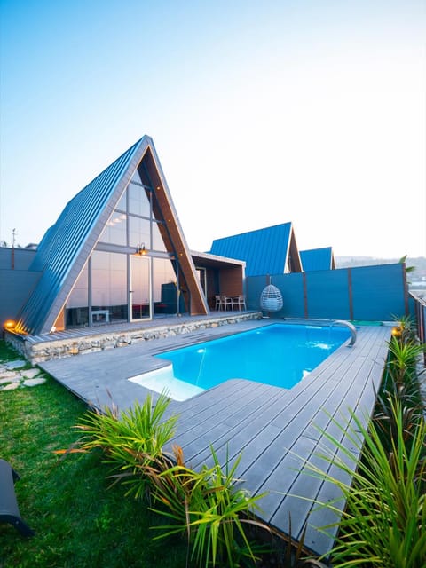 listing card gallery